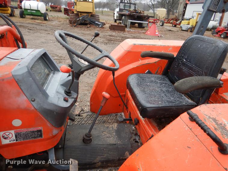 image for item BE9295 Kubota M5700 MFWD tractor