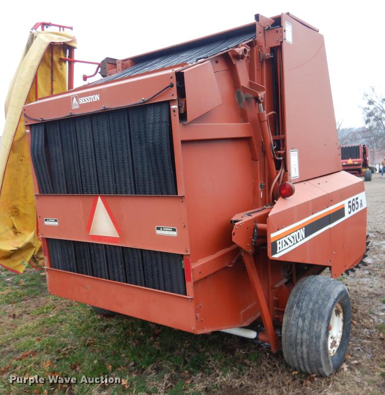 image for item BE9308 Hesston 565A round baler