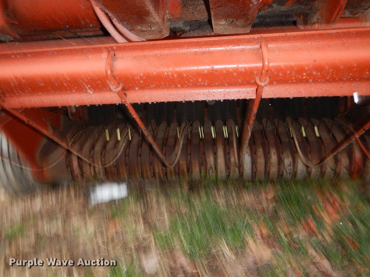 image for item BE9308 Hesston 565A round baler