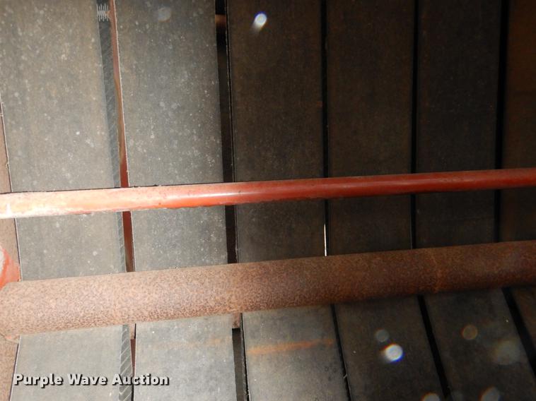 image for item BE9308 Hesston 565A round baler