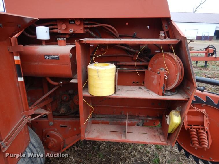 image for item BE9308 Hesston 565A round baler