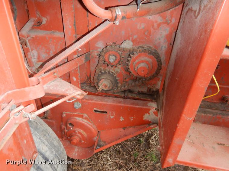 image for item BE9308 Hesston 565A round baler
