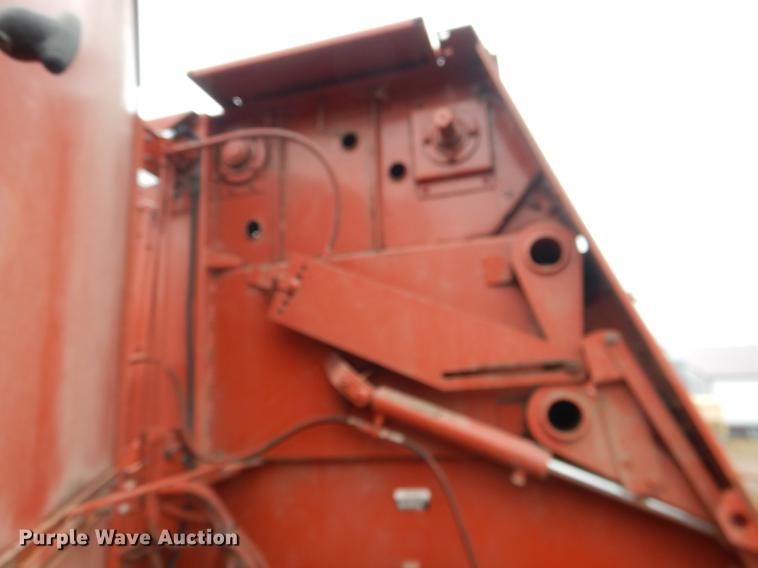 image for item BE9308 Hesston 565A round baler