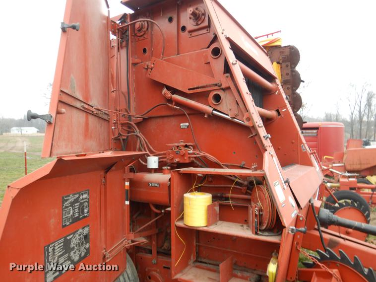 image for item BE9308 Hesston 565A round baler