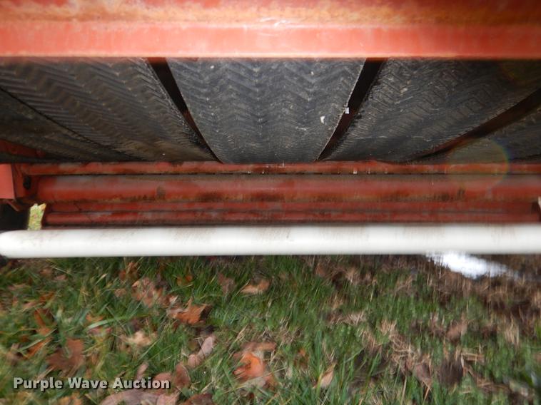 image for item BE9308 Hesston 565A round baler