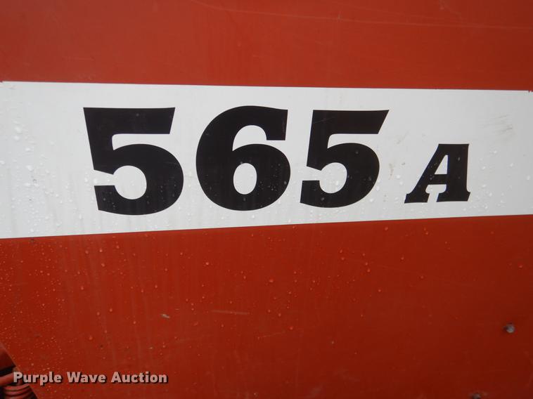 image for item BE9308 Hesston 565A round baler