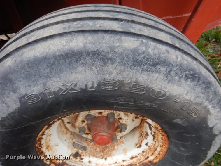 image for item BE9308 Hesston 565A round baler