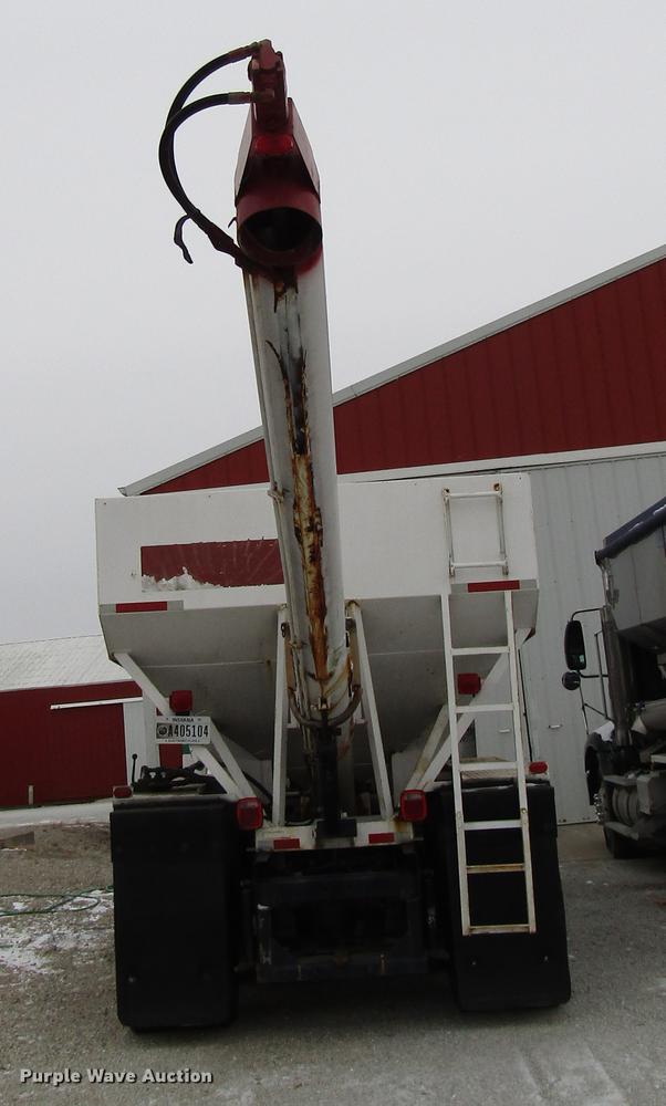 image for item DB6892 1994 International 9200 fertilizer tender truck