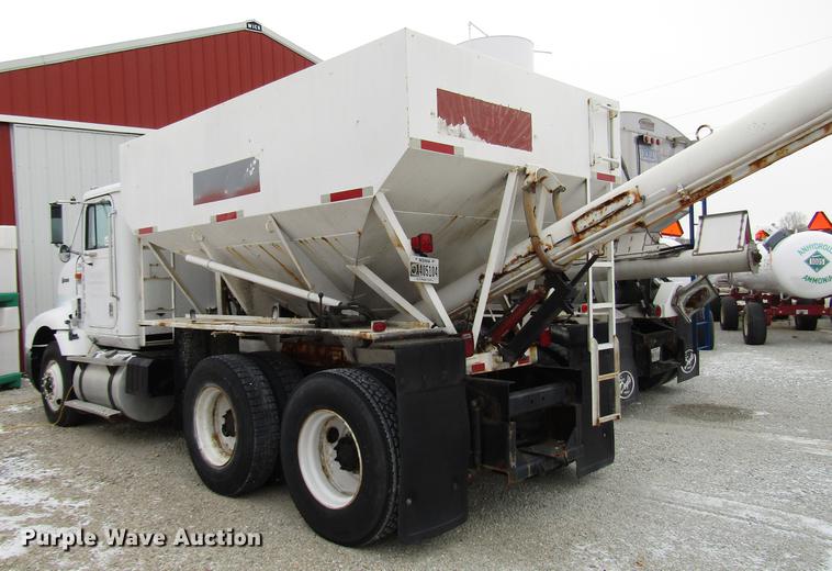 image for item DB6892 1994 International 9200 fertilizer tender truck
