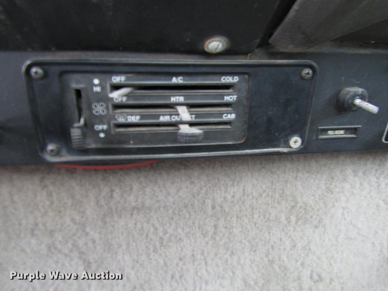 image for item DB6892 1994 International 9200 fertilizer tender truck