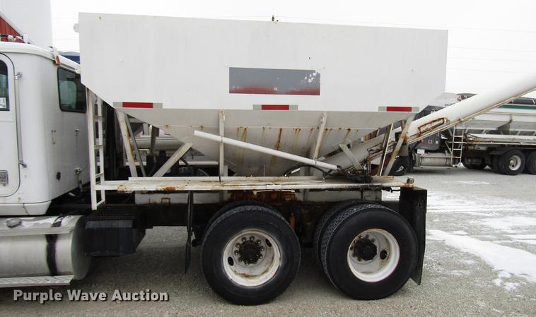 image for item DB6892 1994 International 9200 fertilizer tender truck