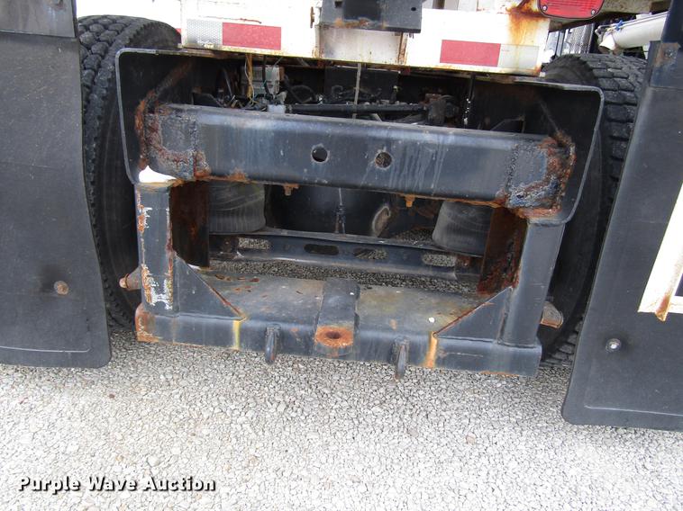 image for item DB6892 1994 International 9200 fertilizer tender truck