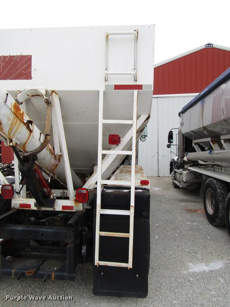 image for item DB6892 1994 International 9200 fertilizer tender truck