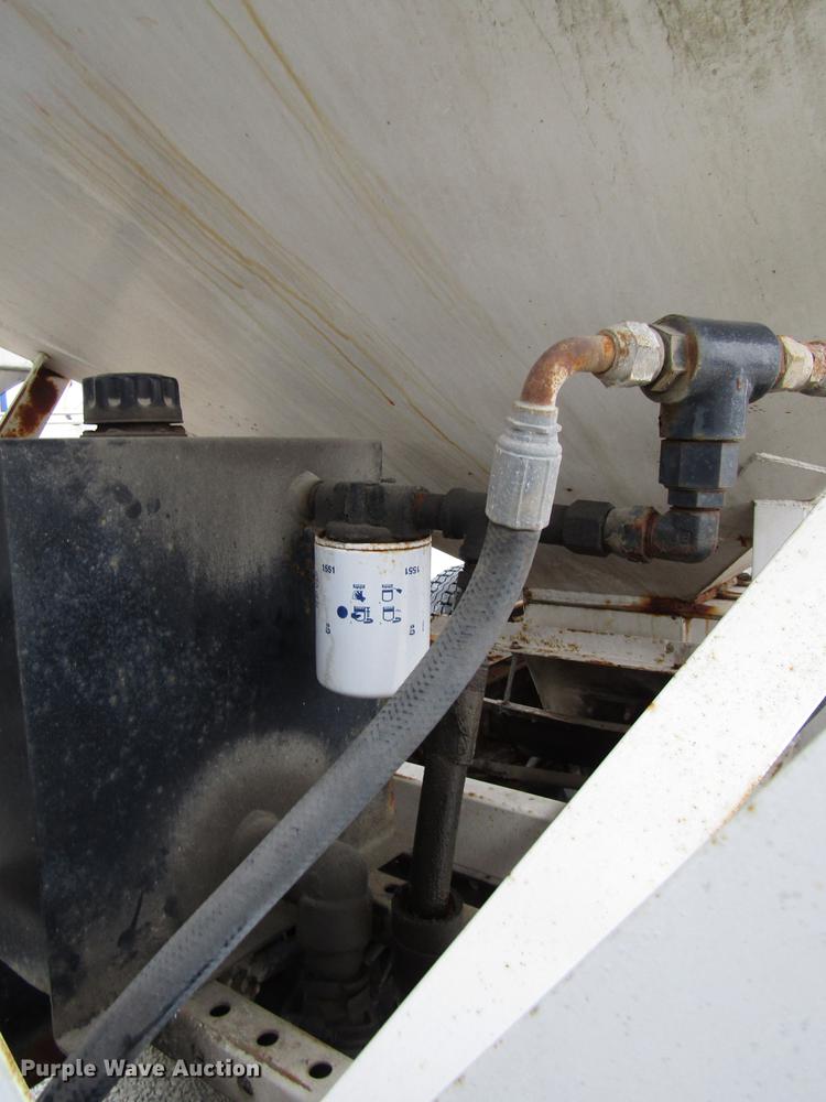 image for item DB6892 1994 International 9200 fertilizer tender truck