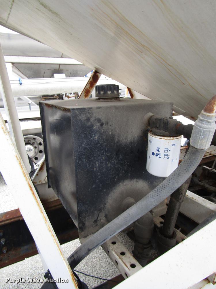 image for item DB6892 1994 International 9200 fertilizer tender truck