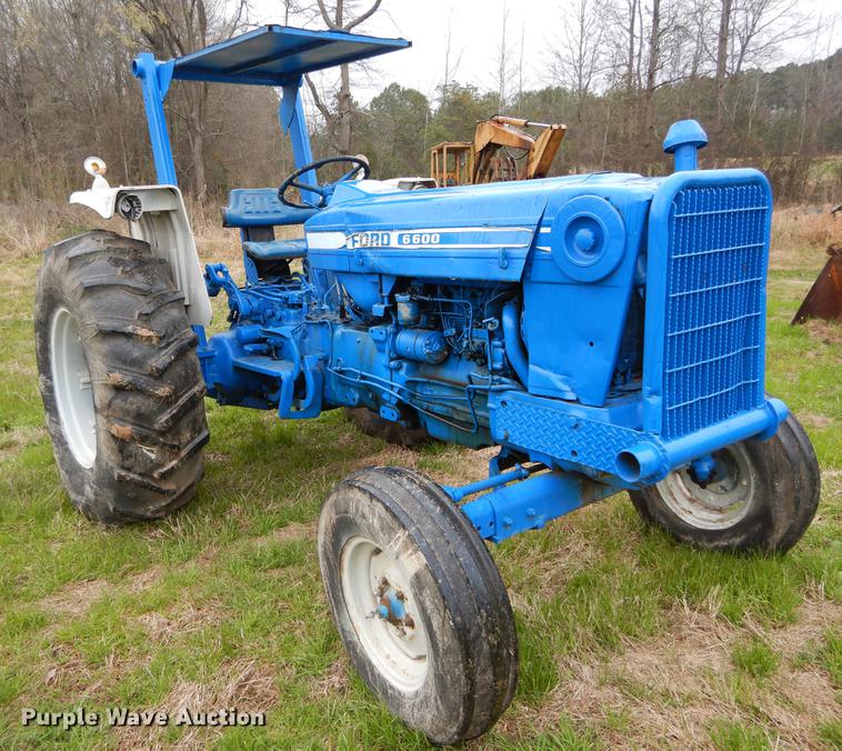 image for item DC0193 1977 Ford 6600 tractor