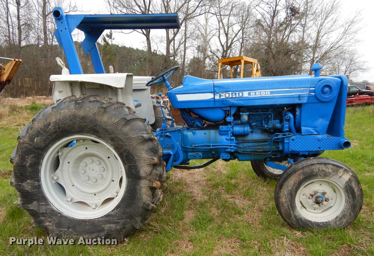 image for item DC0193 1977 Ford 6600 tractor