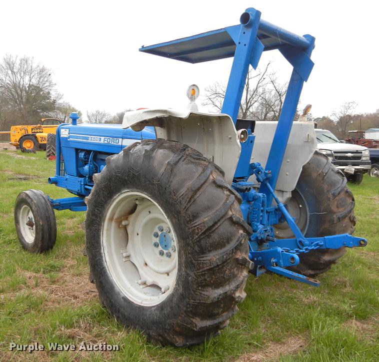 image for item DC0193 1977 Ford 6600 tractor