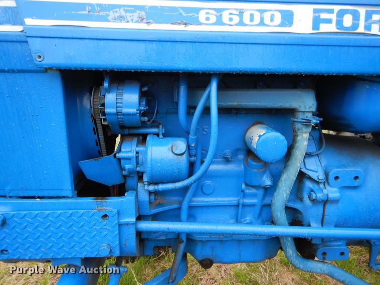 image for item DC0193 1977 Ford 6600 tractor