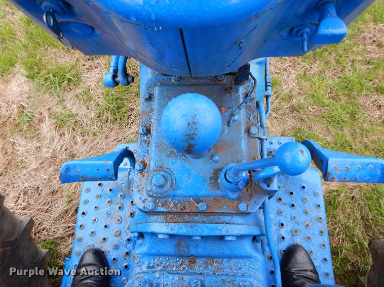 image for item DC0193 1977 Ford 6600 tractor