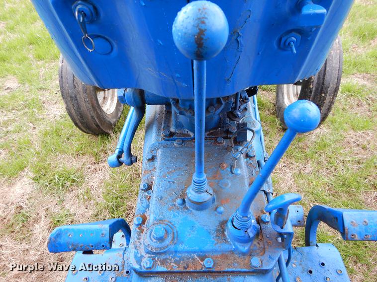 image for item DC0193 1977 Ford 6600 tractor