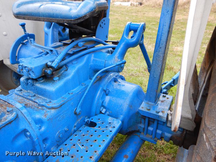 image for item DC0193 1977 Ford 6600 tractor