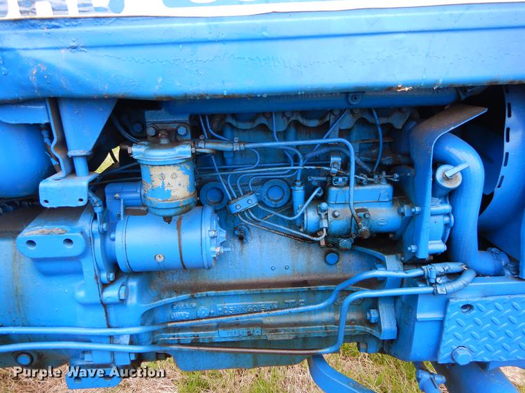 image for item DC0193 1977 Ford 6600 tractor