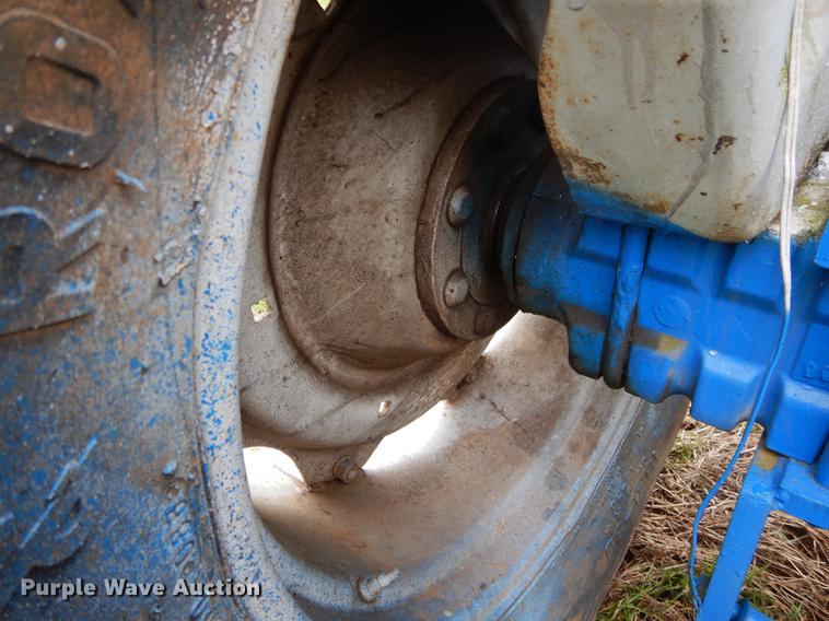 image for item DC0193 1977 Ford 6600 tractor