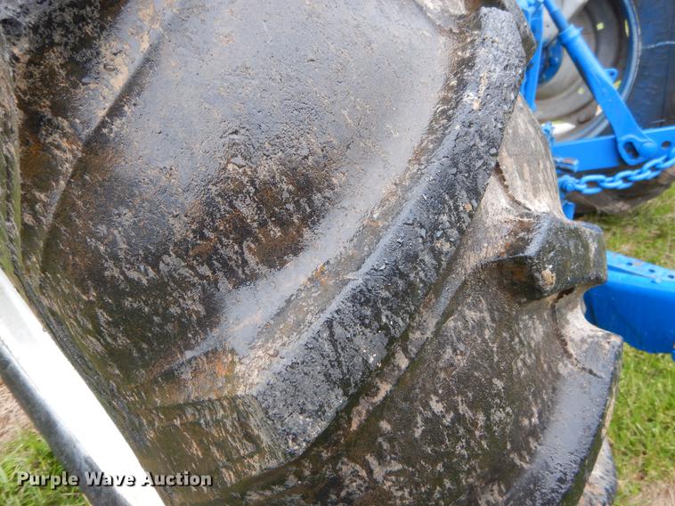 image for item DC0193 1977 Ford 6600 tractor