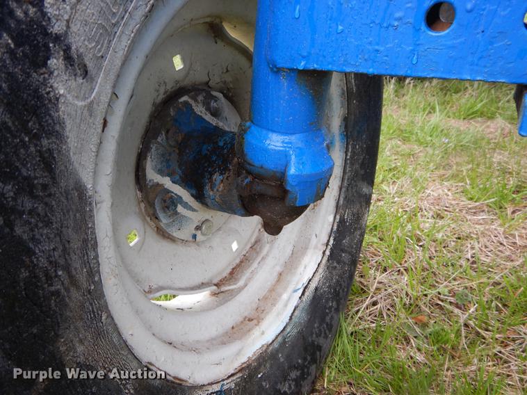 image for item DC0193 1977 Ford 6600 tractor