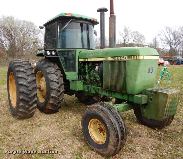 image for item DC0207 1978 John Deere 4440H tractor