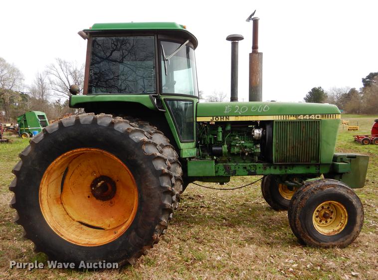 image for item DC0207 1978 John Deere 4440H tractor
