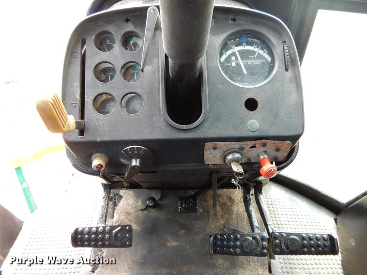 image for item DC0207 1978 John Deere 4440H tractor