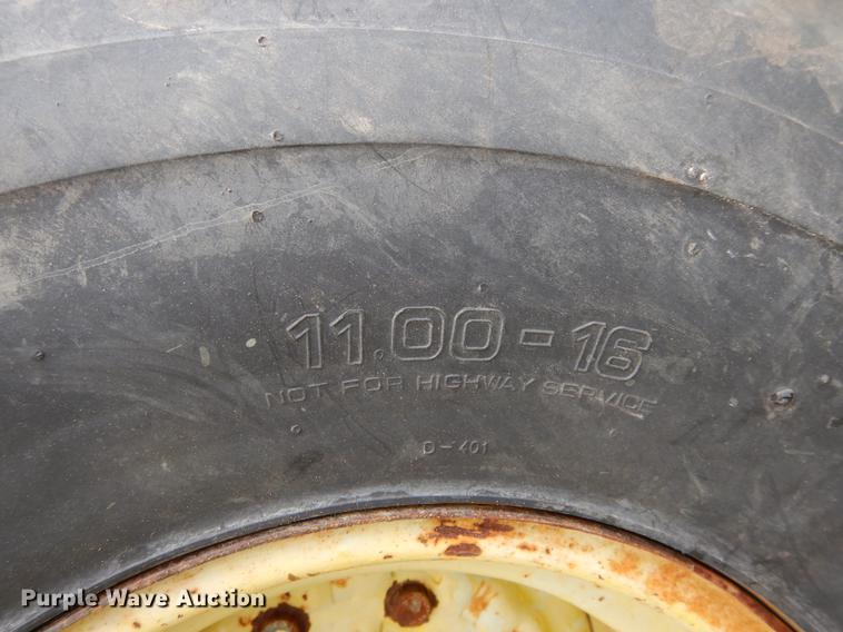 image for item DC0207 1978 John Deere 4440H tractor