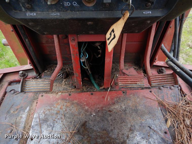 image for item DC0208 International 1086 tractor