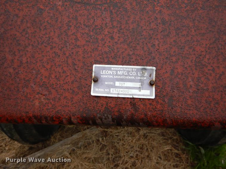 image for item DC0208 International 1086 tractor