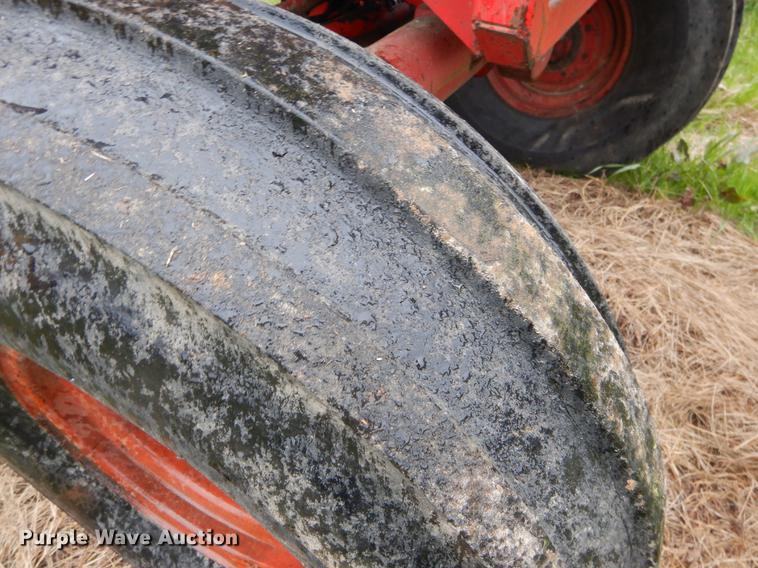 image for item DC0208 International 1086 tractor