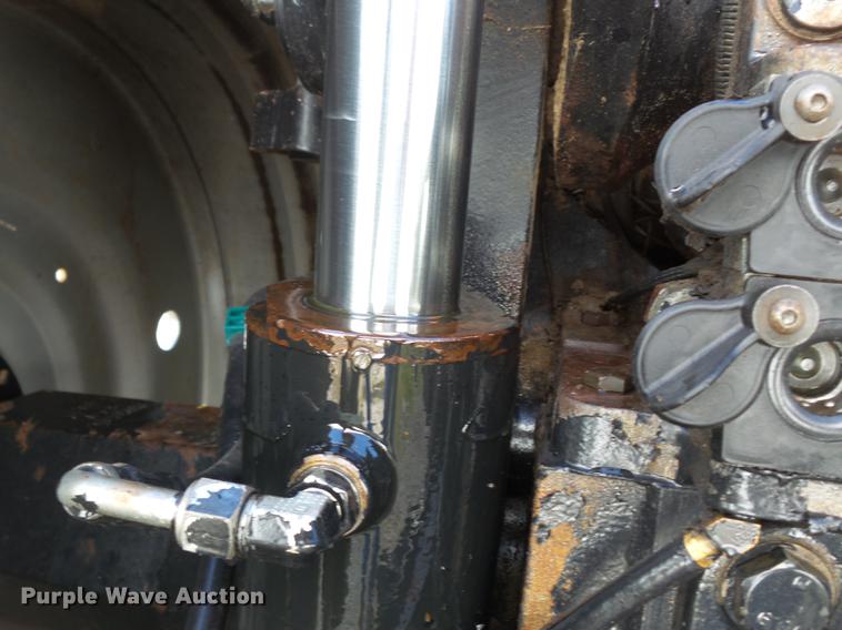 image for item DD2355 2004 Case IH MX285 MFWD tractor