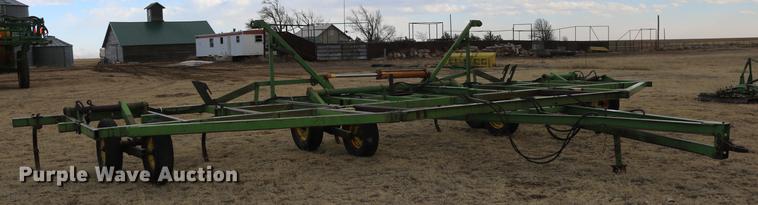 image for item DD5981 John Deere 1600 chisel