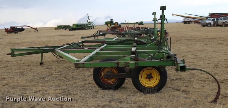 image for item DD5981 John Deere 1600 chisel