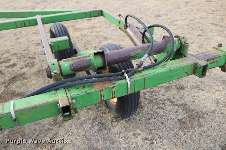 image for item DD5981 John Deere 1600 chisel