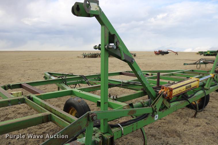 image for item DD5981 John Deere 1600 chisel