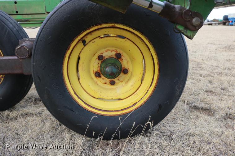 image for item DD5981 John Deere 1600 chisel