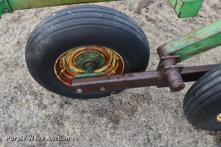 image for item DD5981 John Deere 1600 chisel