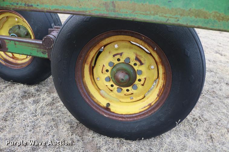 image for item DD5981 John Deere 1600 chisel