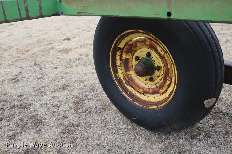 image for item DD5981 John Deere 1600 chisel