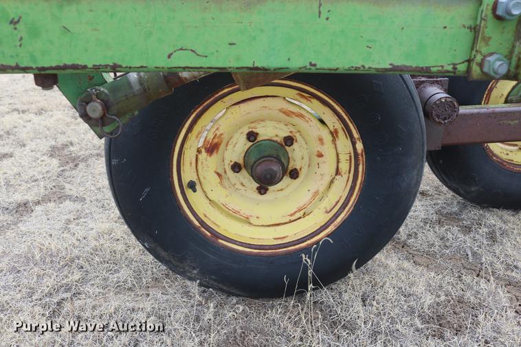 image for item DD5981 John Deere 1600 chisel