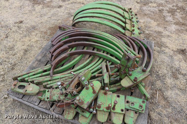 image for item DD5981 John Deere 1600 chisel