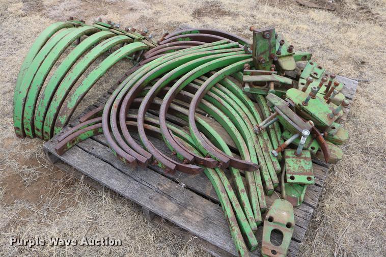 image for item DD5981 John Deere 1600 chisel