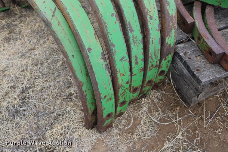 image for item DD5981 John Deere 1600 chisel